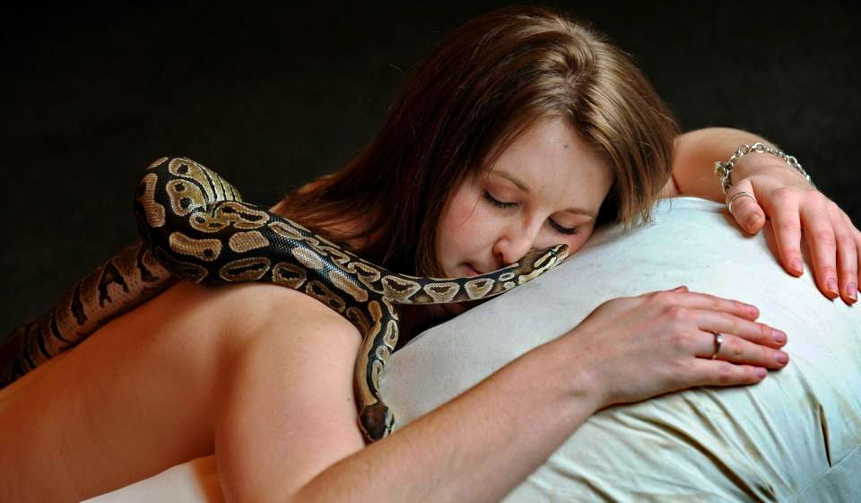 Массаж змеями набирает популярность в разных странах мира...