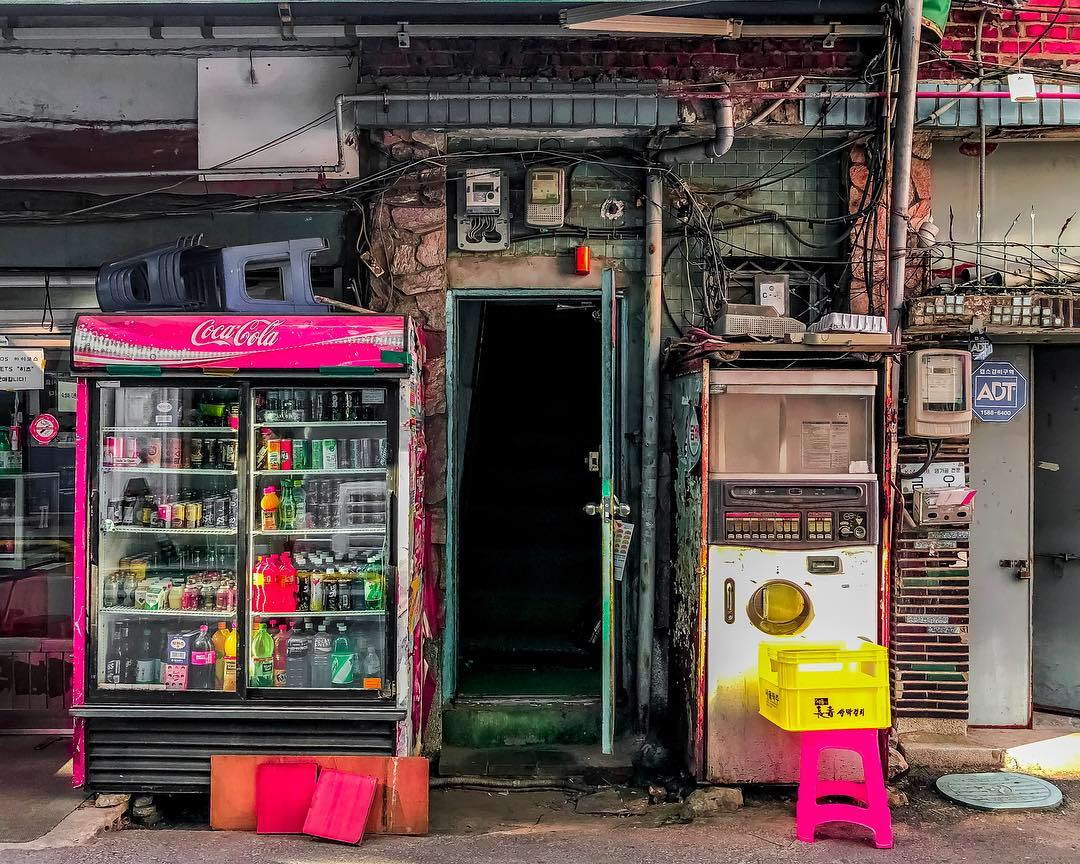 Итальянский фотограф Маттео Карелла запечатлел Токио в стиле нуар и неон (25 фото)